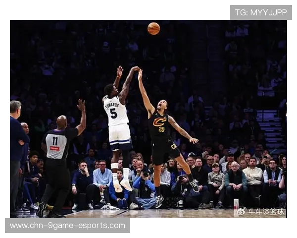 NBA爱德华兹轻盈拉杆突破赢得掌声